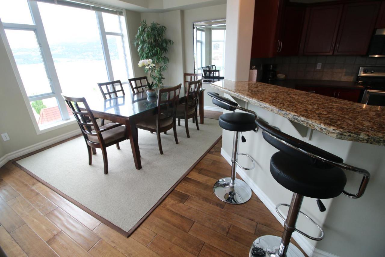 Sunset Waterfront Resort By Discover Kelowna Resort Accommodations מראה חיצוני תמונה