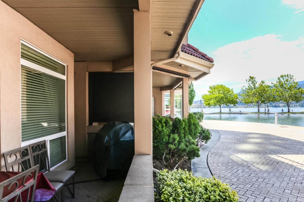 Sunset Waterfront Resort By Discover Kelowna Resort Accommodations מראה חיצוני תמונה