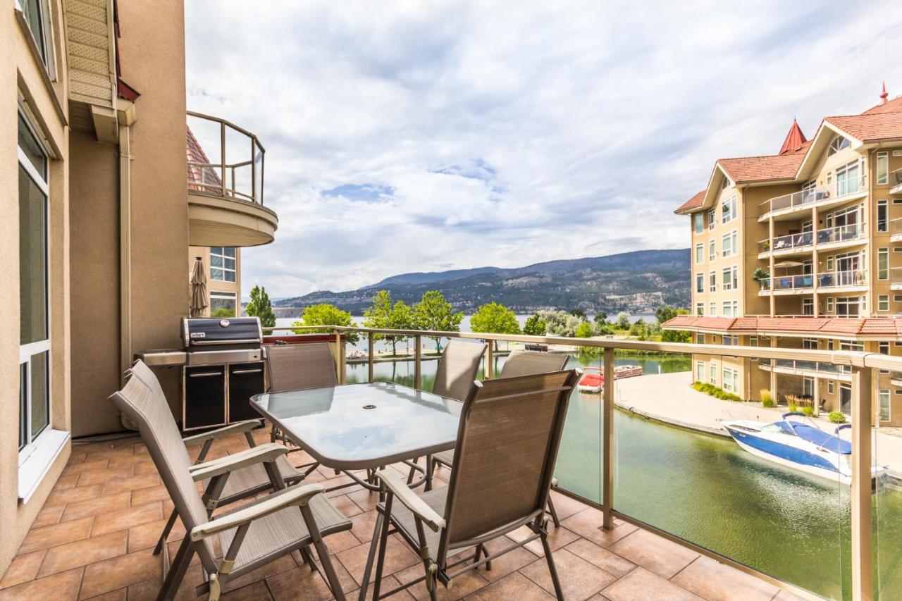 Sunset Waterfront Resort By Discover Kelowna Resort Accommodations מראה חיצוני תמונה