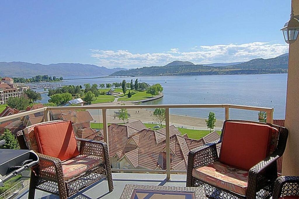 Sunset Waterfront Resort By Discover Kelowna Resort Accommodations מראה חיצוני תמונה