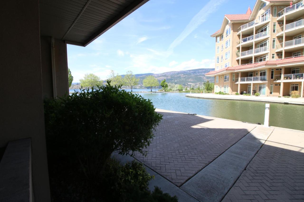 Sunset Waterfront Resort By Discover Kelowna Resort Accommodations מראה חיצוני תמונה