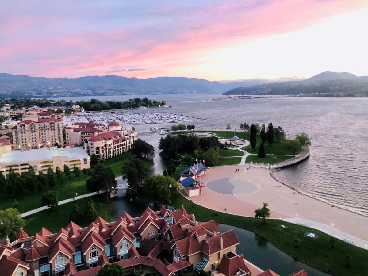 Sunset Waterfront Resort By Discover Kelowna Resort Accommodations מראה חיצוני תמונה